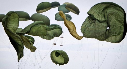 Ảnh huấn luyện ấn tượng nhất của quân đội Mỹ - ảnh 1