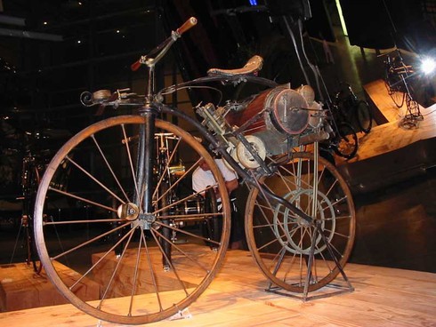Chiếc xe gắn máy đầu tiên ra đời ở quốc gia nào? - ảnh 2
