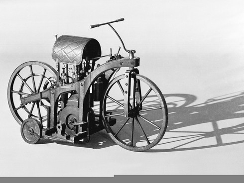 Chiếc xe gắn máy đầu tiên ra đời ở quốc gia nào? - ảnh 9