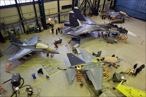 Bên trong nhà máy sản xuất tiêm kích Su-30SM - ảnh 7