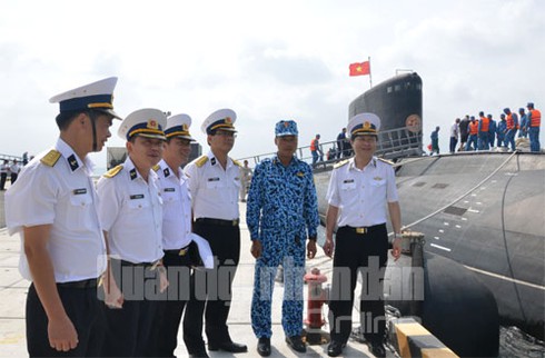 Tàu ngầm Kilo thứ 2 đã về cảng Cam Ranh - ảnh 10