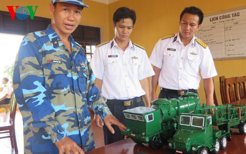 Tìm hiểu mô hình xe bệ phóng tên lửa đối hải của VN - ảnh 1