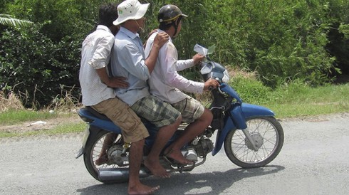 Tại sao đi xe máy ở nông thôn lại dễ chết hơn? - ảnh 3