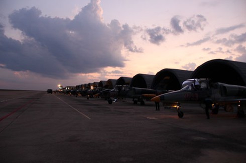 Cách chăm sóc máy bay huấn luyện tại Trường Sĩ quan Không quân - ảnh 2