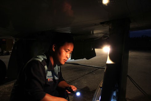 Cách chăm sóc máy bay huấn luyện tại Trường Sĩ quan Không quân - ảnh 1