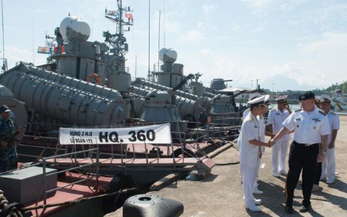 Tướng Dempsey thăm không quân và hải quân Việt Nam - ảnh 8