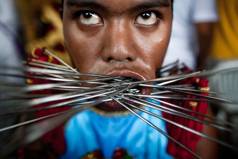 Đừng sốc: Đây chỉ là hình ảnh những tín đồ xỏ khuyên kì dị - ảnh 12