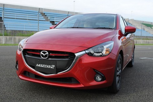 Chi tiết Mazda2 2015 sắp bán ra thị trường Việt Nam - ảnh 4