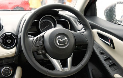 Chi tiết Mazda2 2015 sắp bán ra thị trường Việt Nam - ảnh 10