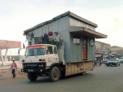 Những hình ảnh xe chở hàng quá tải trên thế giới - ảnh 6