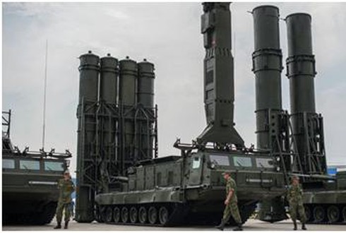 Video xe tăng, pháo hạng nặng, tên lửa Nga 'khiêu vũ' thực binh - ảnh 2