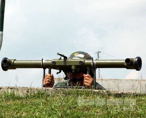 Kíp chiến đấu pháo cao xạ 57mm luyện đánh máy bay địch bay thấp - ảnh 6