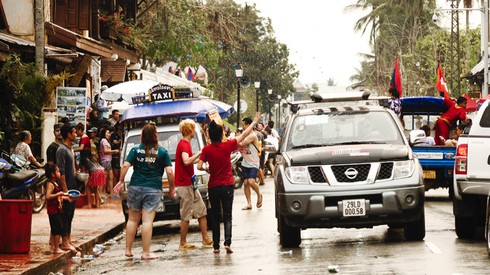 Văn hóa lái xe của người Việt 'lùn' hơn người Lào - ảnh 5