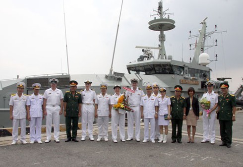 Cận cảnh tàu chiến Hải quân Hoàng gia Australia thăm TP.HCM - ảnh 6