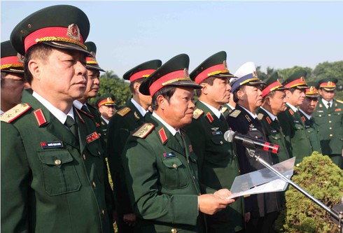 Tướng lĩnh quân đội VN dâng hương tưởng nhớ Đại tướng Lê Trọng Tấn - ảnh 3