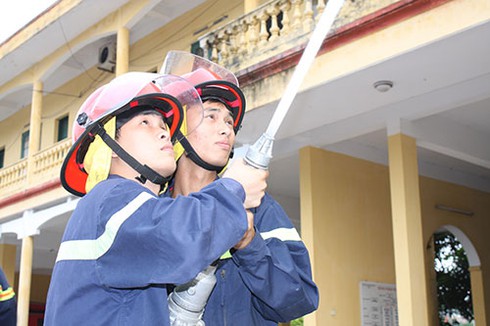 Xem CA Hưng Yên diễn tập đánh bắt khủng bố - ảnh 12