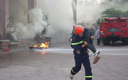 Xem CA Hưng Yên diễn tập đánh bắt khủng bố - ảnh 11