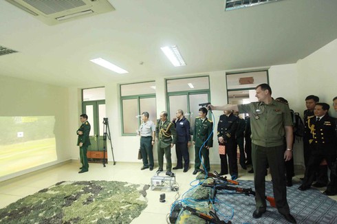 Tùy viên quân sự các nước thăm Học viện Kỹ thuật quân sự - ảnh 3