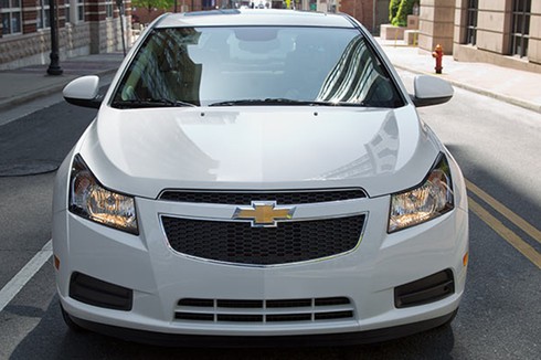 So sánh Toyota Vios 2014 và Chevrolet Cruze trong tầm giá 700 triệu - ảnh 3