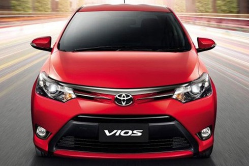 So sánh Toyota Vios 2014 và Chevrolet Cruze trong tầm giá 700 triệu - ảnh 1