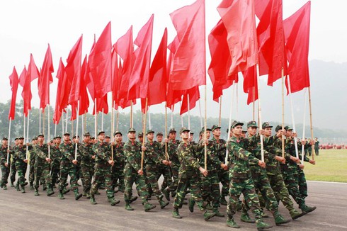 Đặc công ngụy trang biểu diễn khai mạc Giải bắn súng quân đội Asean - ảnh 9