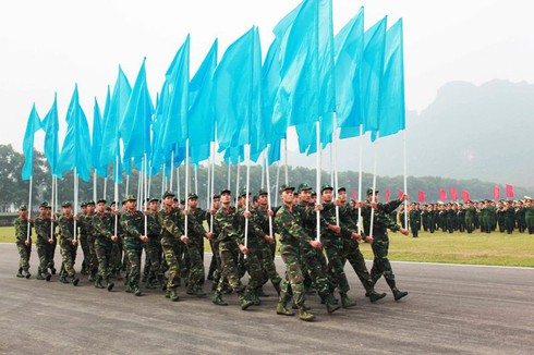 Đặc công ngụy trang biểu diễn khai mạc Giải bắn súng quân đội Asean - ảnh 10
