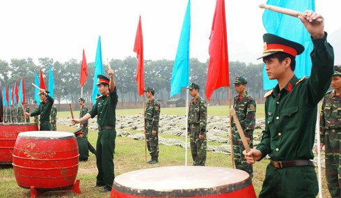 Đặc công ngụy trang biểu diễn khai mạc Giải bắn súng quân đội Asean - ảnh 3