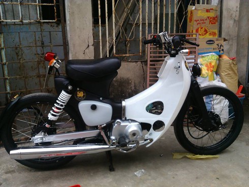 Honda Cub độ cực chất với phong cách Bobber - ảnh 1