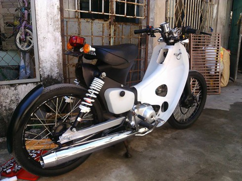 Honda Cub độ cực chất với phong cách Bobber - ảnh 2