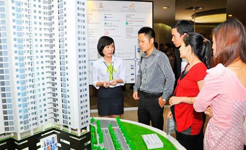 Nhà đất cuối năm vui bung hàng, đầu năm lo khuyến mãi - ảnh 2