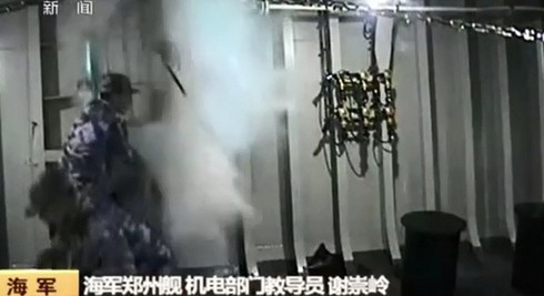 Khu trục hạm TQ “như làm bằng đậu phụ, chỉ thả được trong ao” - ảnh 1