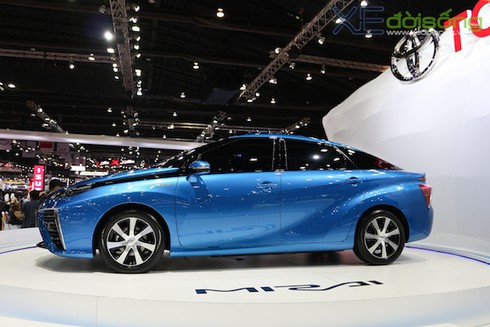 Xe sedan tương lai Toyota Mirai ra mắt khách hàng ASEAN - ảnh 2