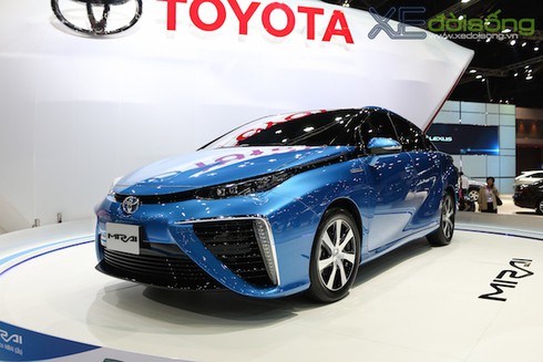 Xe sedan tương lai Toyota Mirai ra mắt khách hàng ASEAN - ảnh 1