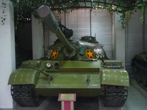 Những dấu vết đặc biệt trên xe tăng 390 - ảnh 1