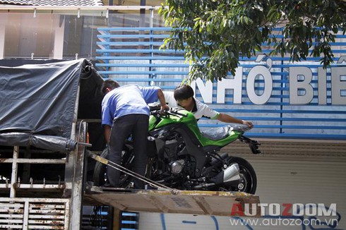 Lô xe máy Kawasaki chính hãng đầu tiên về Việt Nam - ảnh 3