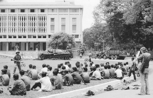 Dinh Độc lập: Khoảnh khắc 2 giờ và 40 năm - ảnh 1