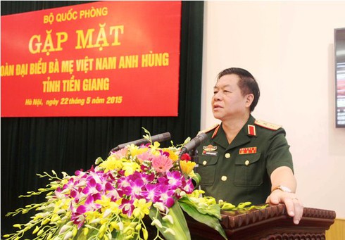 Các Bà mẹ Việt Nam Anh hùng tỉnh Tiền Giang thăm Bộ Quốc phòng - ảnh 1