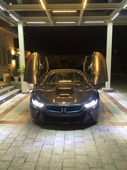 Chủ nhân của 2 chiếc BMW i8 đầu tiên tại Việt Nam là ai? - ảnh 1