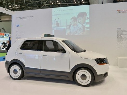 Singapore thử nghiệm taxi chạy điện đi được 200km - ảnh 1