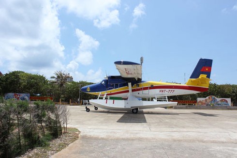 Dàn máy bay tuần tra cánh bằng của VN hạ cánh xuống Trường Sa - ảnh 7