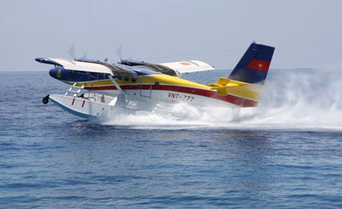 Dàn máy bay tuần tra cánh bằng của VN hạ cánh xuống Trường Sa - ảnh 11