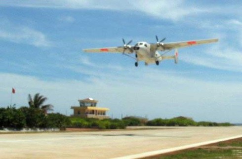 Dàn máy bay tuần tra cánh bằng của VN hạ cánh xuống Trường Sa - ảnh 3