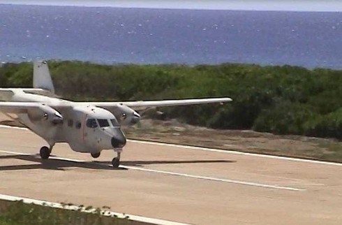 Dàn máy bay tuần tra cánh bằng của VN hạ cánh xuống Trường Sa - ảnh 4