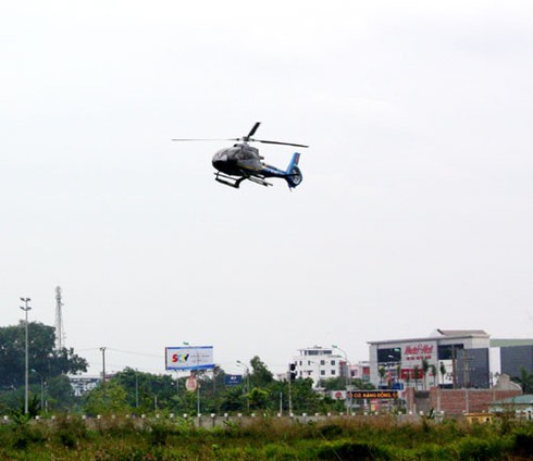 Binh đoàn 18 đưa trực thăng chuyên dụng vào bay phục vụ du lịch - ảnh 1