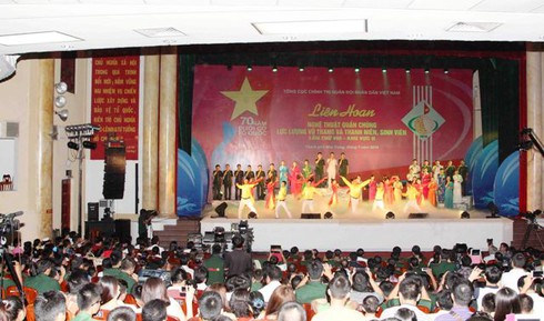 Khai mạc Liên hoan nghệ thuật quần chúng LLVT và thanh niên, sinh viên - ảnh 4