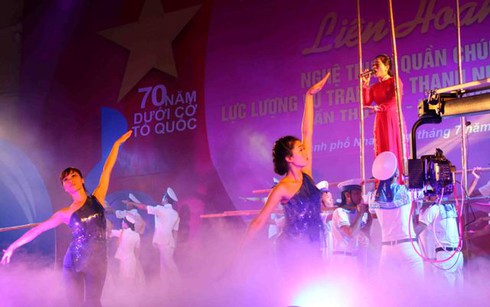 Khai mạc Liên hoan nghệ thuật quần chúng LLVT và thanh niên, sinh viên - ảnh 8