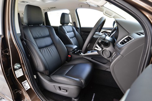 Mitsubishi Pajero Sport 2016 - đối thủ nặng ký của Fortuner ra trận - ảnh 8