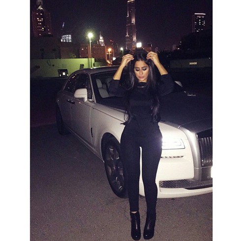 Khi hội các tiểu thư con nhà giàu Dubai chơi xe - ảnh 18