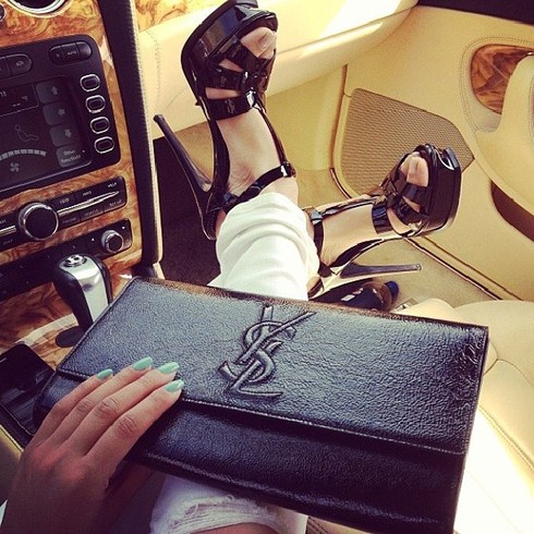 Khi hội các tiểu thư con nhà giàu Dubai chơi xe - ảnh 15