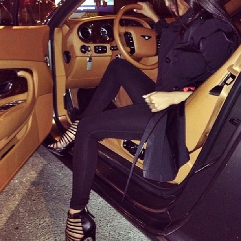 Khi hội các tiểu thư con nhà giàu Dubai chơi xe - ảnh 8